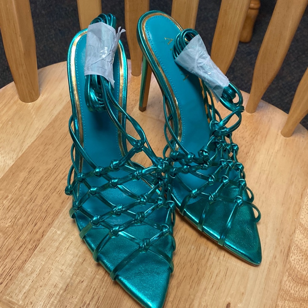 NWOB AKIRA 8.5 or 10 sexy knetted tie up teal 4.5” formal sandals Callielives